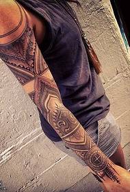 I-tattoo ingalo yefashoni yobuntu tattoo iphethini