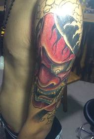 Modello di tatuaggio vecchio tradizionale rosso prajna braccio di fiori