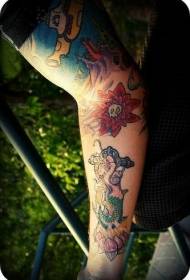 Tatuatge de tema de sirena sota l'aigua de color complet del braç