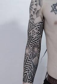 Lengan tato kreatif pola bunga totem geometris