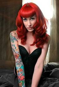 Braccio di fiori Modello di tatuaggio di colore sexy ragazza europea e americana