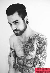 Τατουάζ δείχνει μπαρ συνιστά ένα εξατομικευμένο αρσενικό μοτίβο τατουάζ μοτίβο
