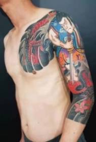 Mannlig tradisjonell stil stor blomsterarm tatoveringsmønster