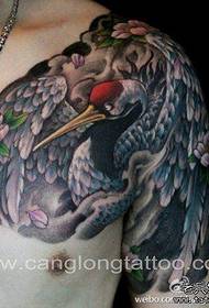 Популярни и много красиви полусърдечни кранове кран червени короновани снимки на художествени произведения на татуировка на крана