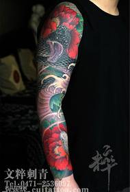 Patrón de tatuaje de brazo de flor de peonía de serpiente