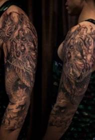 Boys Arms on Black Gray Sketch Sting Malebela a ho theha Domineering Dragon Totem Flower Arm Tattoo Setšoantšo