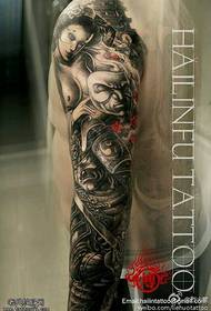 Pola tato kembang kembang Geisha