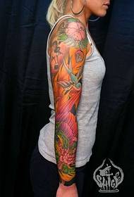 värikäs kukkavarsi tatuointi