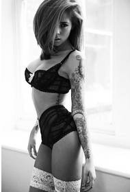 bikini pige mode personlighed sort og hvid blomsterarm tatoveringsbillede