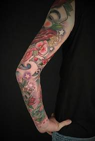 Diversi mudelli di tatuaggi di bracci di fiori di totem