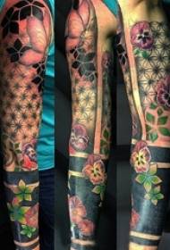 Tatuatge de flors, varietat de tatuatges de flors, patró de tatuatge de braç de flors literari