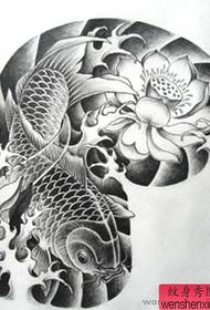 Tattoo Net Deele Chinesesch traditionell hallef glécklech Lucky Lucky Carp Lotus Tattoo Manuskript Muster Bild Display