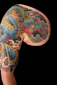 Vīriešu tetovējuma modelis - klasiskais šalles pūķa tetovējuma modelis