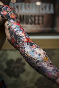 Bata ziso-rinobata color ruva ruoko ruoko tattoo tattoo
