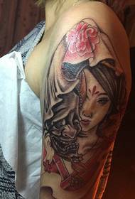 Immagine del tatuaggio del braccio floreale di Prajna e Hua Dan