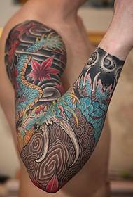 Група от много красиви и атрактивни дизайни за татуировки на рамо с цветя