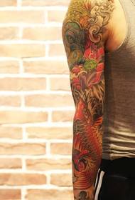 Kukkavarren tatuointikuvio, kuten jumala ja kalmari