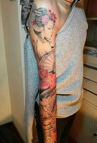 Fiore di braccio fiore fiore tatuaggio di moda bella
