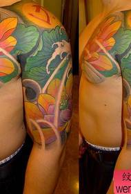 Estilo meticuloso chinês de belas e belas flores de lótus meia padrão de tatuagem em sânscrito funciona