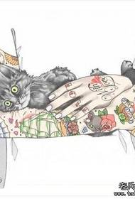 un lavoro di tatuaggio creativo a braccio di fiori di colore