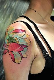 Slinga skaists seksīgs ziedu rokas lotosa tetovējums