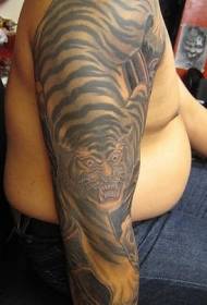 Arm musta tuhka alas vuori tiikeri tatuointi malli