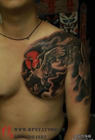 中国纹身作品展示:一款精美的半胛仙鹤白鹤纹身图案