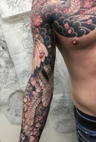 Schoolboy-earm skildere abstrakte rigels blommen en fjurren tatoeaazjefoto's fan blommenarm