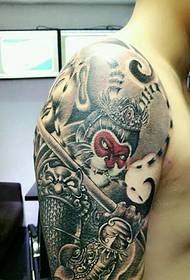 Flor brazo personalidad arrogante Qitian Dasheng tatuaje patrón