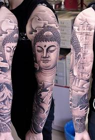 Тетоважа руку цвијета Буде