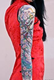 Belleza flor brazo urraca ciruela tatuaje patrón