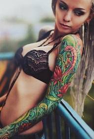 Schoonheid groene bloem arm tattoo patroon