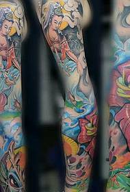 Bello tatuaggio di braccio di fiore Guanyin