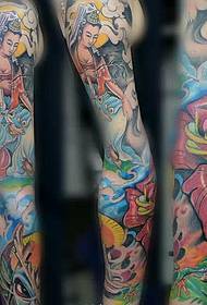 Tatuaggio bellissimo braccio di fiori Guanyin