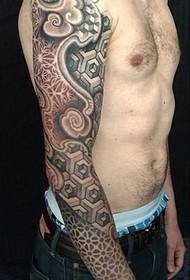 Manlike alternatiewe tatoeëring vir vreemde blomme arm