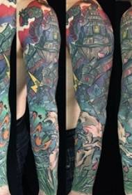 Le armi dei ragazzi hanno dipinto le linee astratte semplici geometriche Immagine creativa del tatuaggio del braccio del fiore