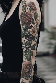 Įvairūs mažų gėlių modelių tatuiruotės paveikslėliai