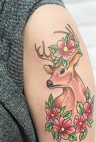 子鹿と花の人格花腕タトゥータトゥー