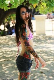 ženske barvne ustvarjalne cvetlične ročne tetovaže delijo tetovaže