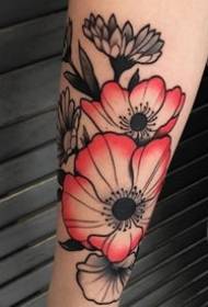 Gėlių tatuiruotės modelis - 20 tradicinių tatuiruočių ant įvairių kūno dalių