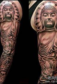 El tatuaje del Buda del brazo de flores funciona