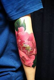 Φωτεινό τατουάζ εικόνες λουλουδιών βραχίονα είναι αρκετά εντυπωσιακό