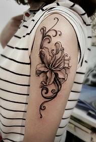 90 patrón de tatuaje de trompeta de brazo de flor de niña pequeña