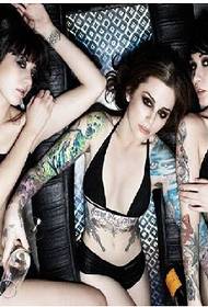 Bikini sexy bukuroshe motra e personalitetit të modës së tatuazheve të luleve