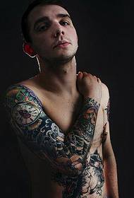wzór osobisty tatuaż kwiat ramię człowieka
