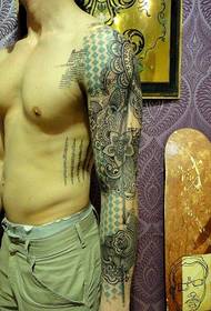 Tatuatge de braç de tòtem clàssic d'estil especial del braç