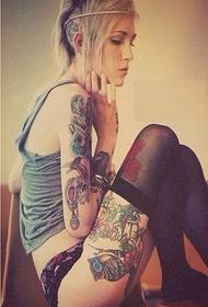foto del tatuaggio del braccio del fiore delle gambe del fiore di bellezza