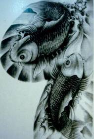Ipateni ye-squid tattoo: isiqingatha se-carp koi tattoo