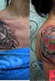 南京纹身作品展示:一幅美女的半胛般若与莲花纹身图案