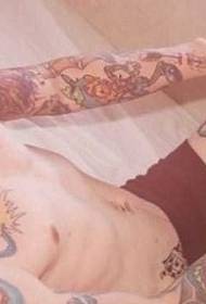 Paj npab ua tau ntxim hlub xim European thiab Asmeskas totem tattoo qauv